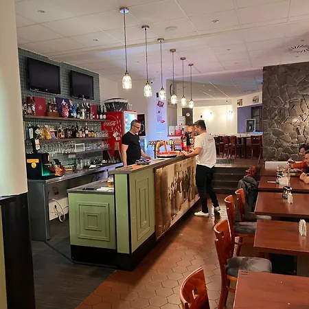 Pohostinstvi V Holi 2* Průhonice