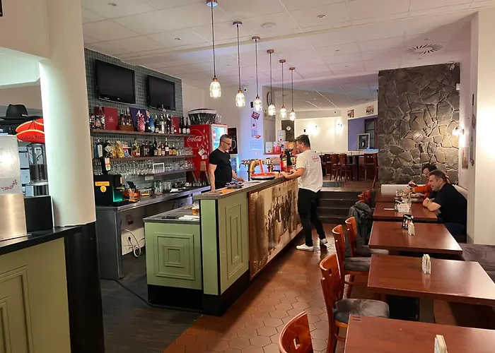 Pohostinstvi V Holi 2* Průhonice